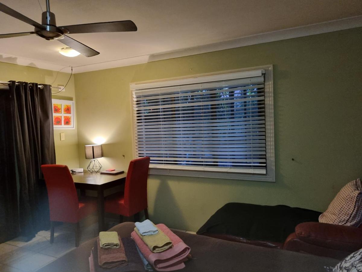 Homestay At Julie'S Кэрнс Экстерьер фото